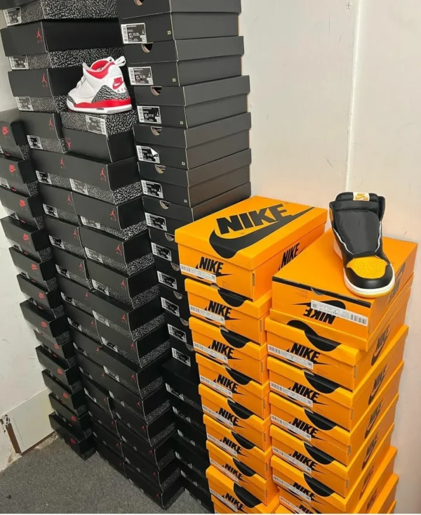 Authentic Nike Sneakers Pallets - Image 5