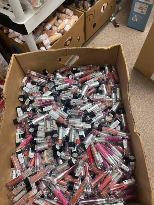 Cosmetic pallets - Image 12