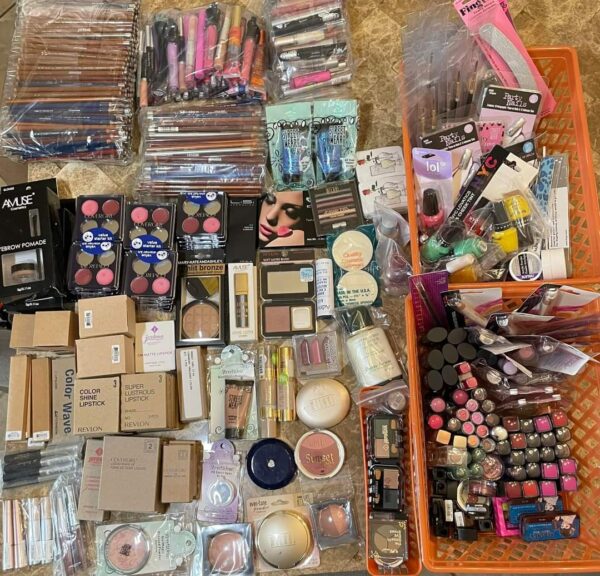 Cosmetic pallets - Image 3