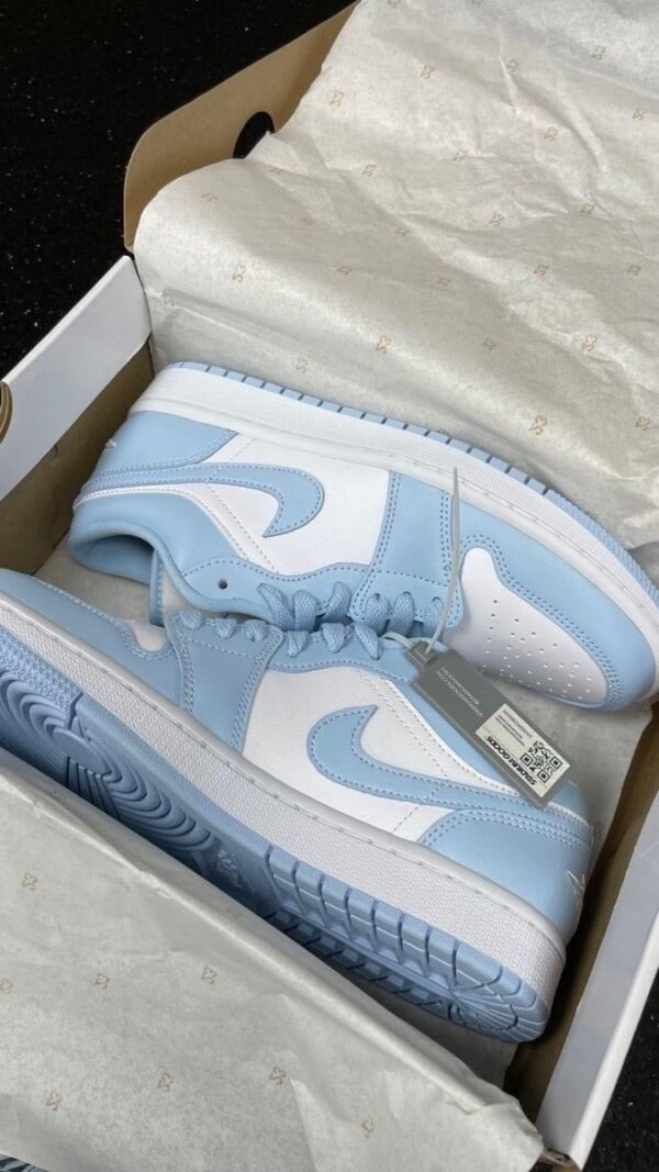 Sneakers - Image 4