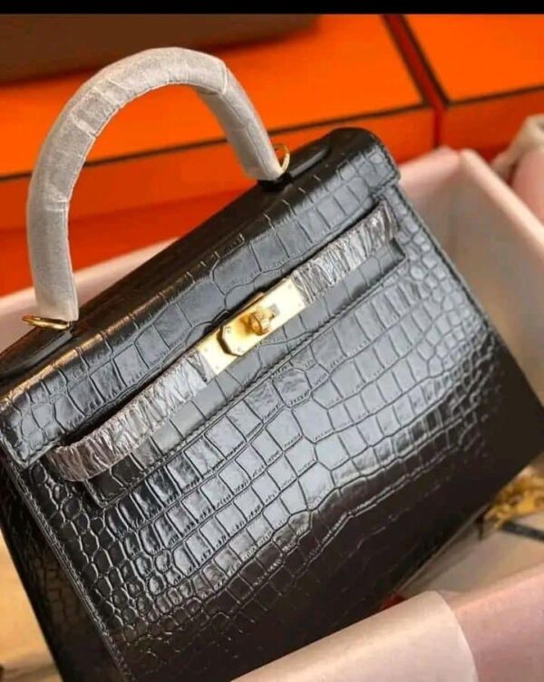 Ladies hand bags 🛍️ - Image 2