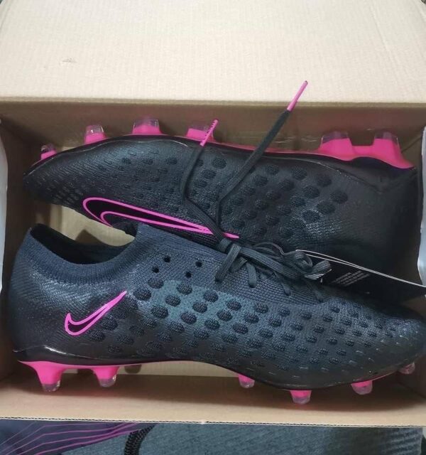 Soccer cleats - Image 4