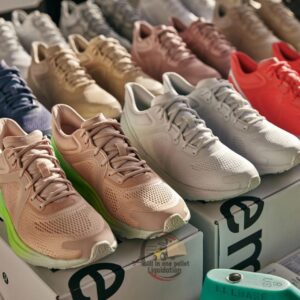 Lululemon shoe pallets
