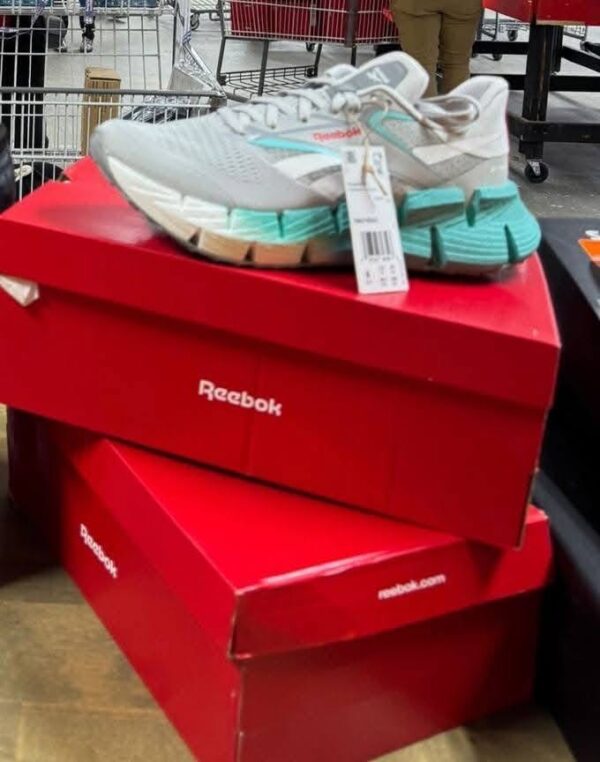 Reebok  sneakers - Image 2