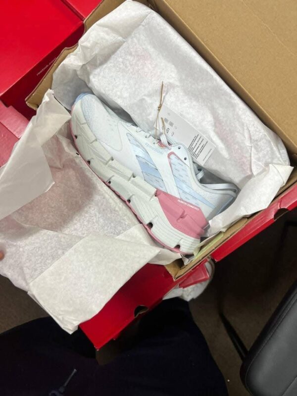 Reebok  sneakers - Image 8